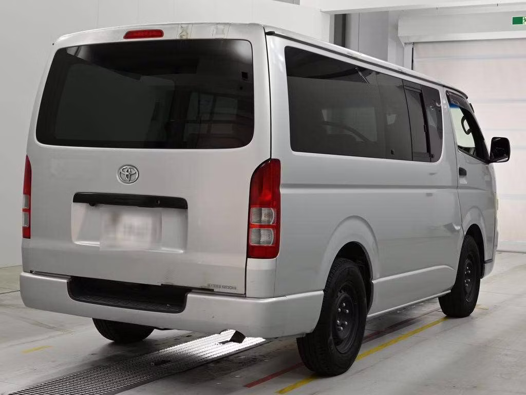TOYOTA REGIUS ACE