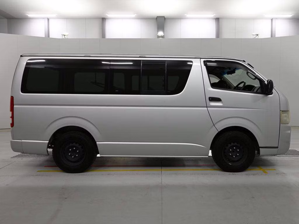 TOYOTA REGIUS ACE