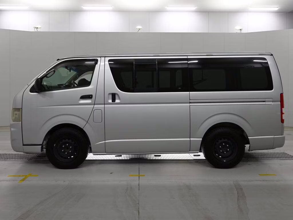 TOYOTA REGIUS ACE