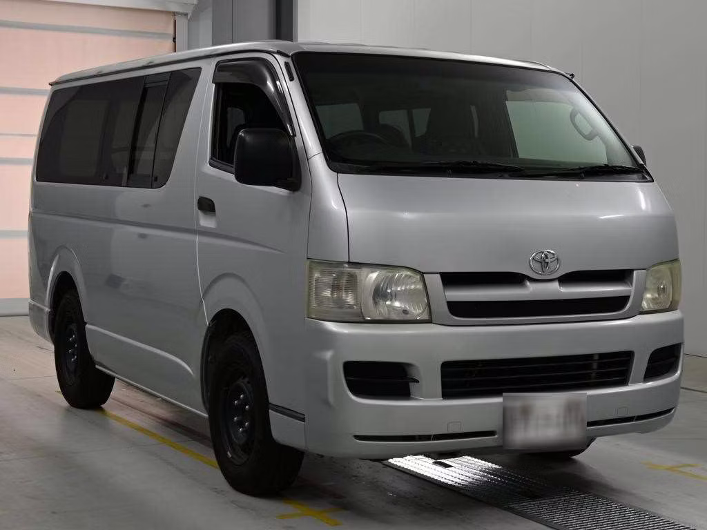 TOYOTA REGIUS ACE
