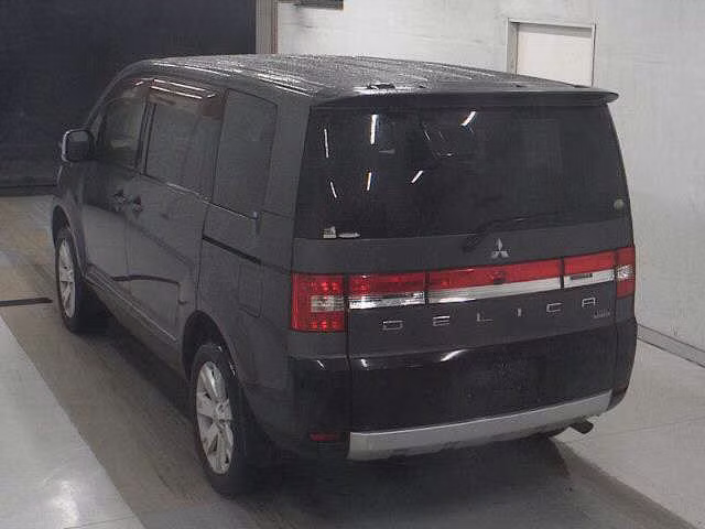 MITSUBISHI DELICA D:5