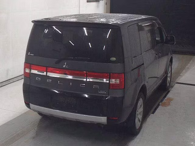 MITSUBISHI DELICA D:5