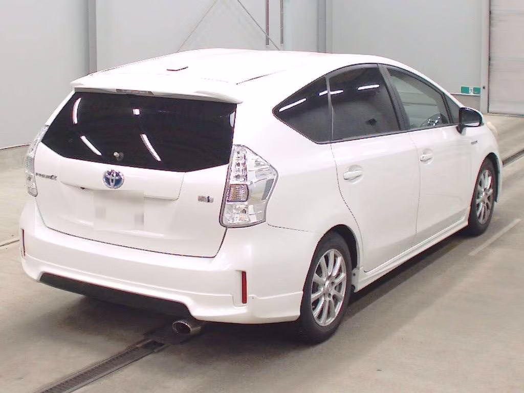 TOYOTA PRIUS ALPHA