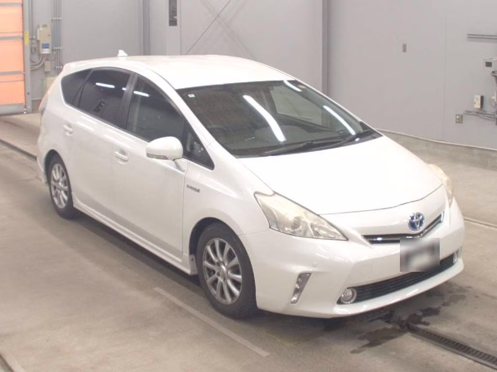 TOYOTA PRIUS ALPHA