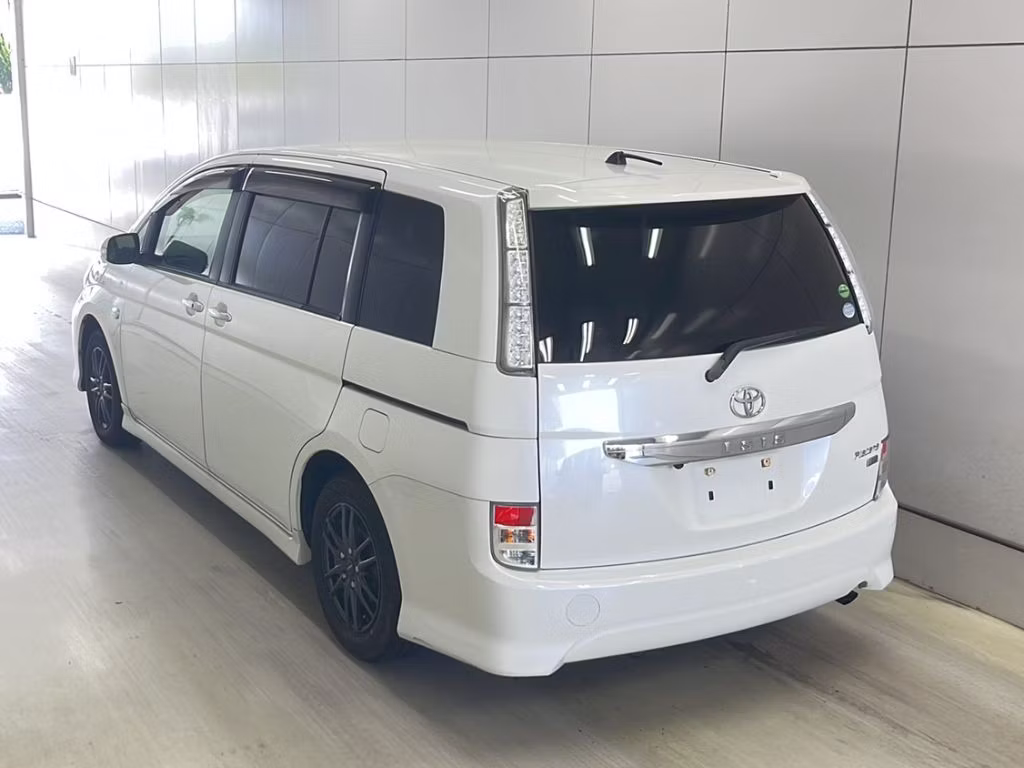 TOYOTA ISIS