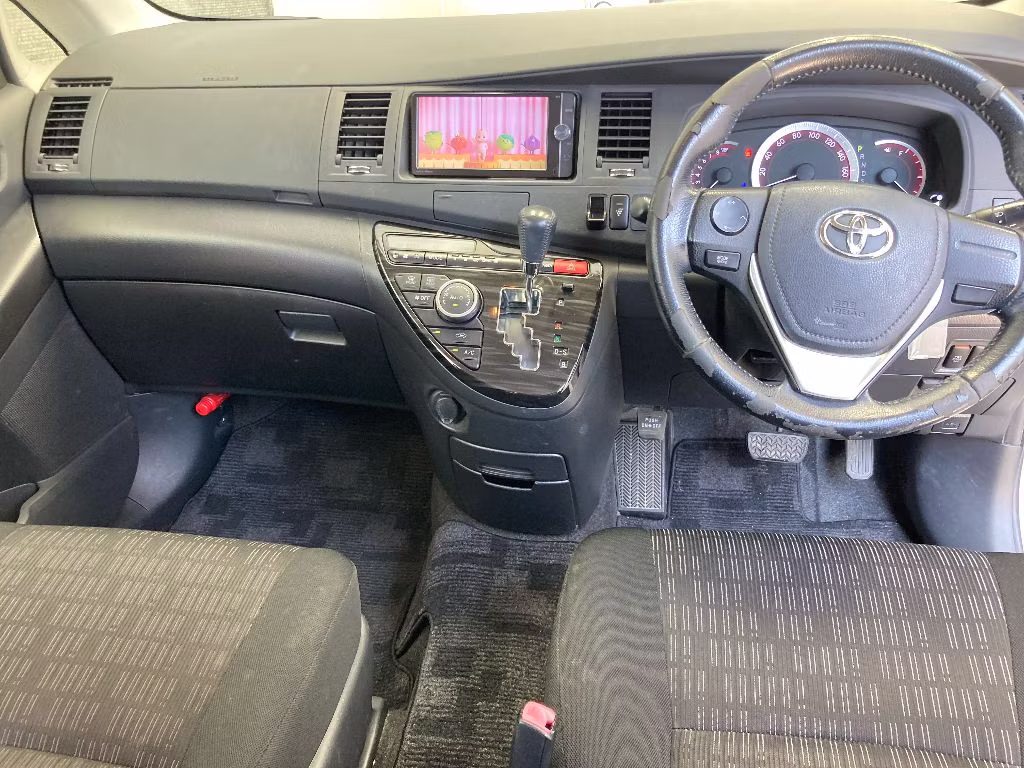TOYOTA ISIS