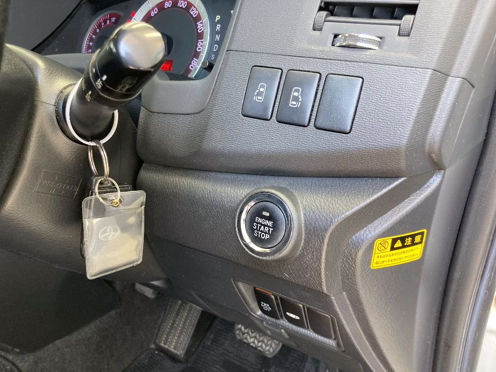 TOYOTA ISIS