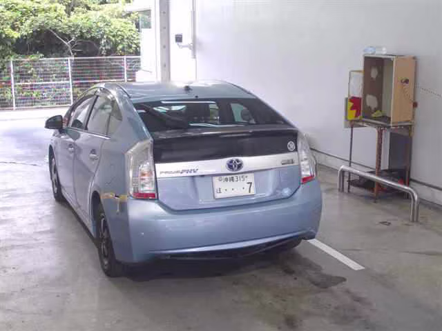 TOYOTA PRIUS PHV