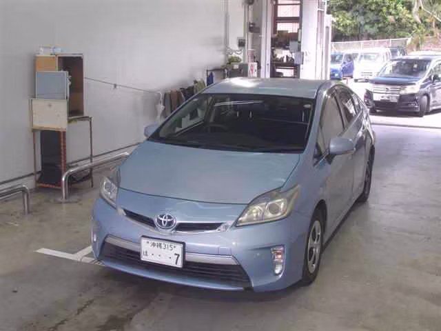 TOYOTA PRIUS PHV