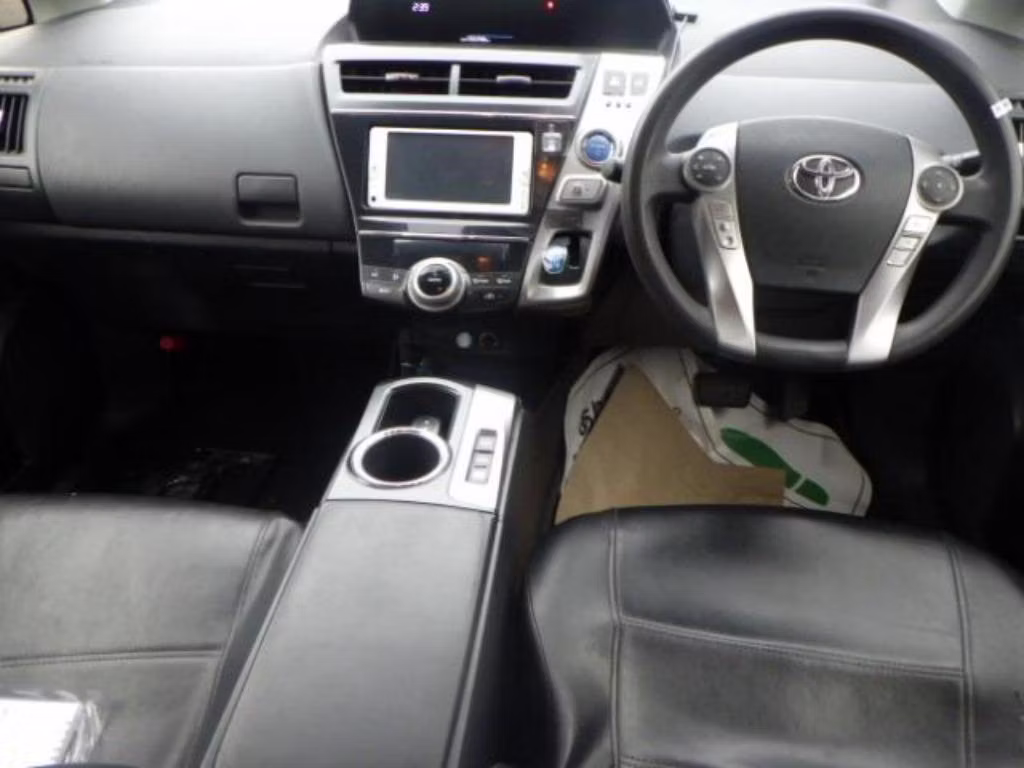 TOYOTA PRIUS ALPHA