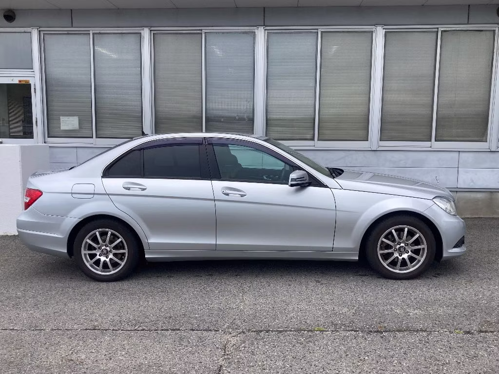 MERCEDES-BENZ C-CLASS