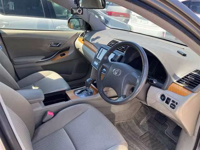 TOYOTA PREMIO