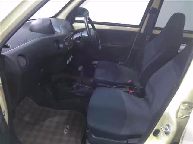 DAIHATSU ESSE