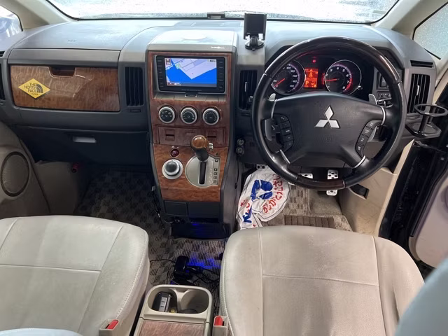 MITSUBISHI DELICA D:5