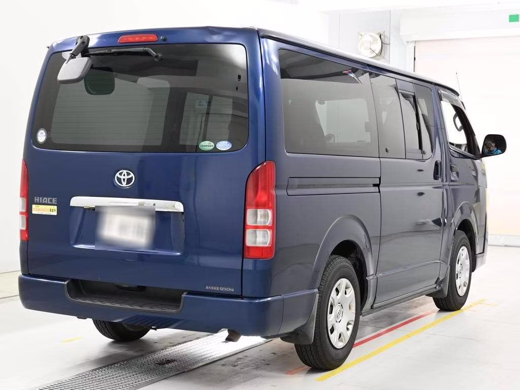 TOYOTA REGIUS ACE