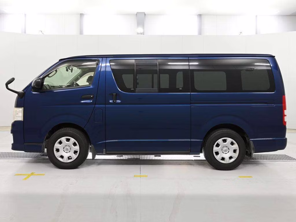 TOYOTA REGIUS ACE