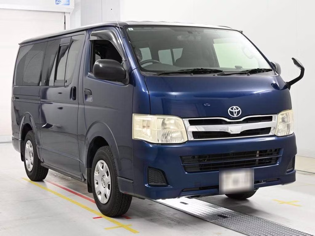 TOYOTA REGIUS ACE