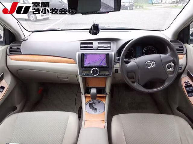 TOYOTA PREMIO
