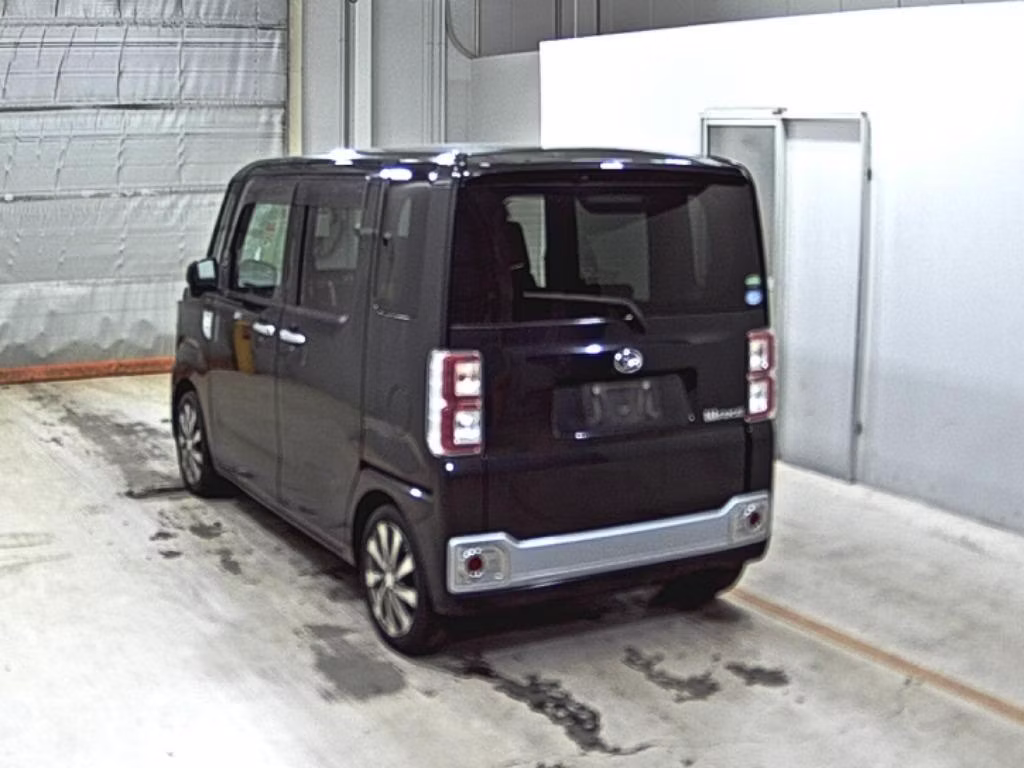 DAIHATSU WAKE