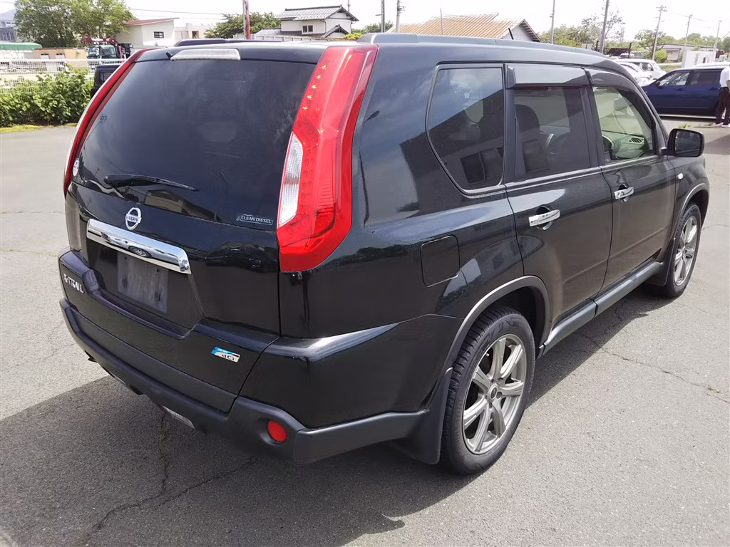 NISSAN X-TRAIL