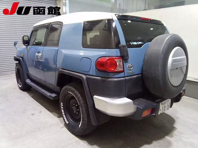 TOYOTA FJ CRUISER