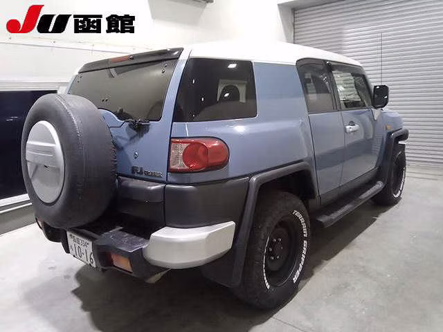 TOYOTA FJ CRUISER