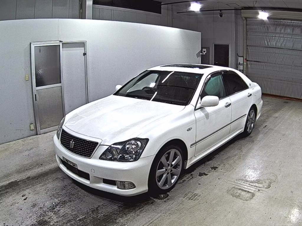 TOYOTA CROWN
