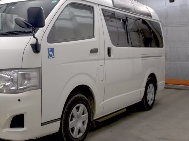 TOYOTA REGIUS ACE