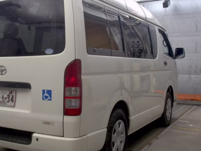 TOYOTA REGIUS ACE