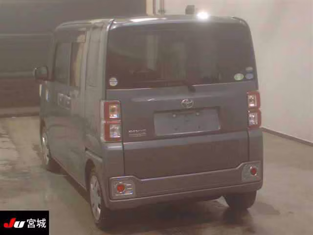 TOYOTA PIXIS MEGA