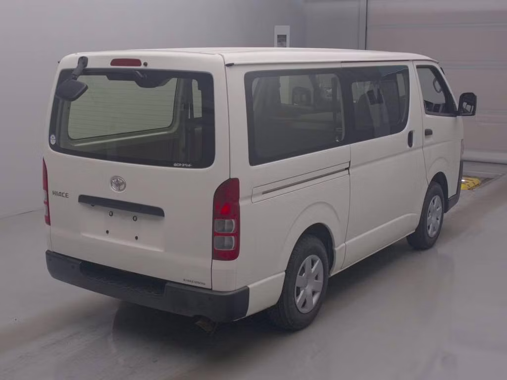 TOYOTA REGIUS ACE