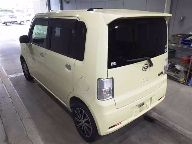 DAIHATSU MOVE CONTE