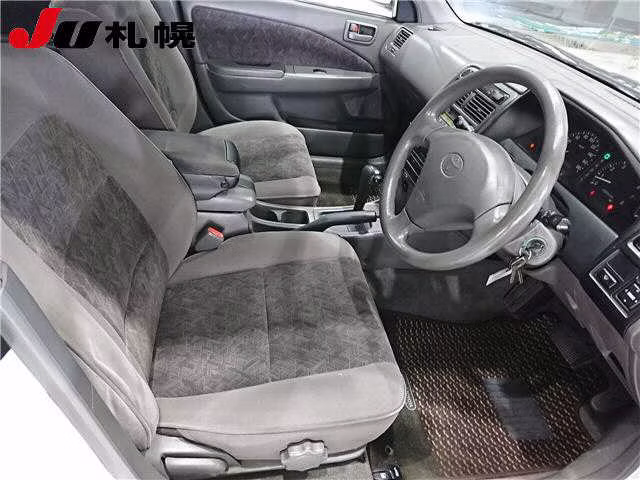 TOYOTA CARINA