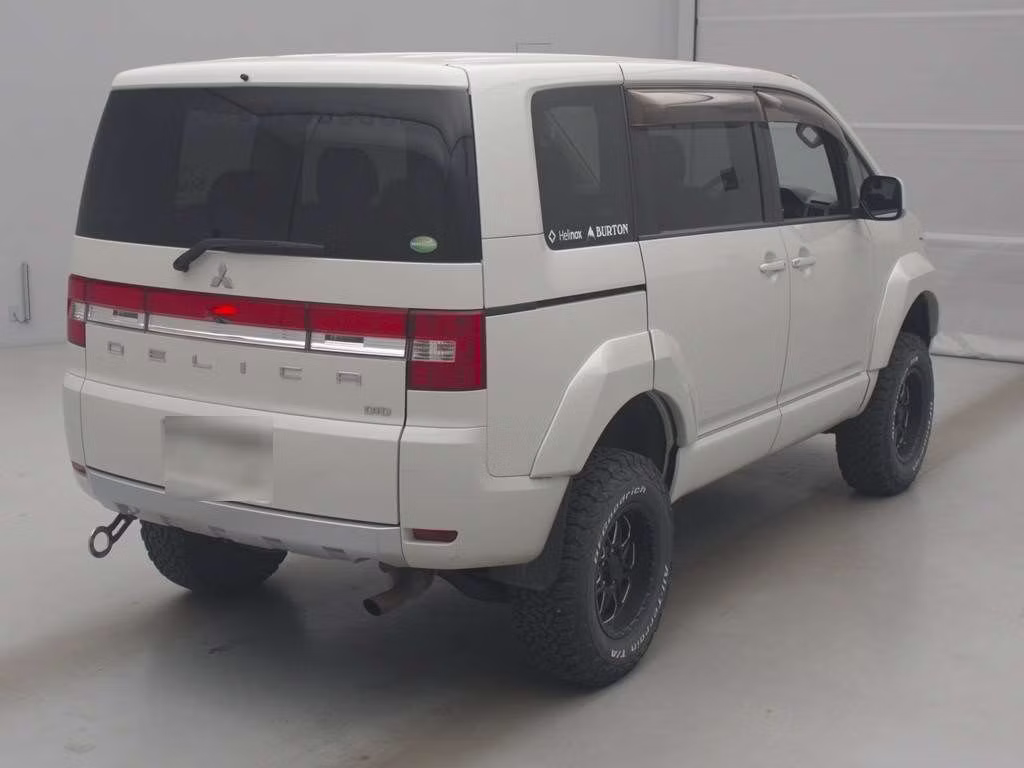 MITSUBISHI DELICA D:5