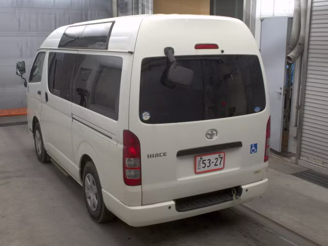 TOYOTA REGIUS ACE