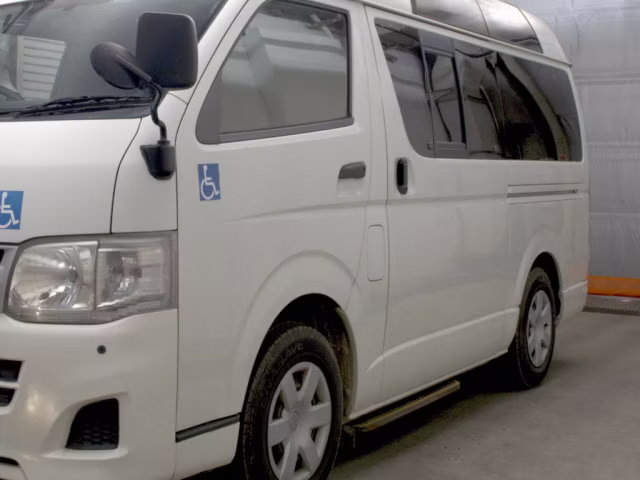 TOYOTA REGIUS ACE