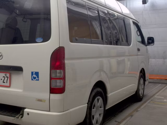 TOYOTA REGIUS ACE