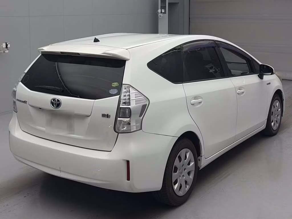 TOYOTA PRIUS ALPHA