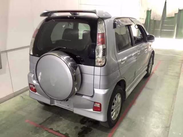 DAIHATSU TERIOS KID