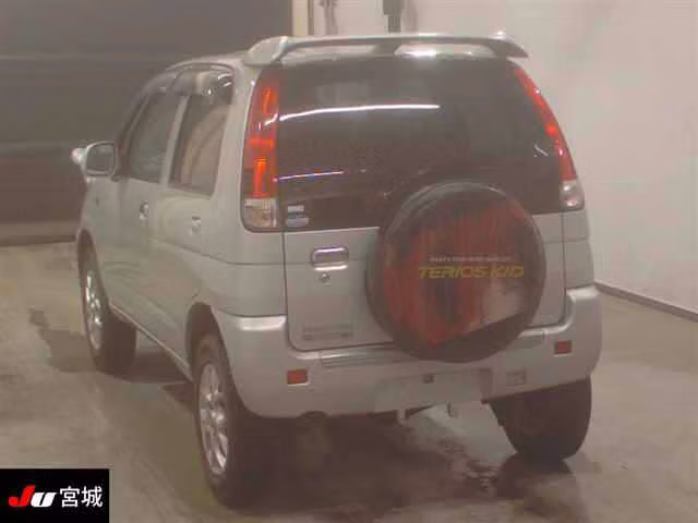 DAIHATSU TERIOS KID