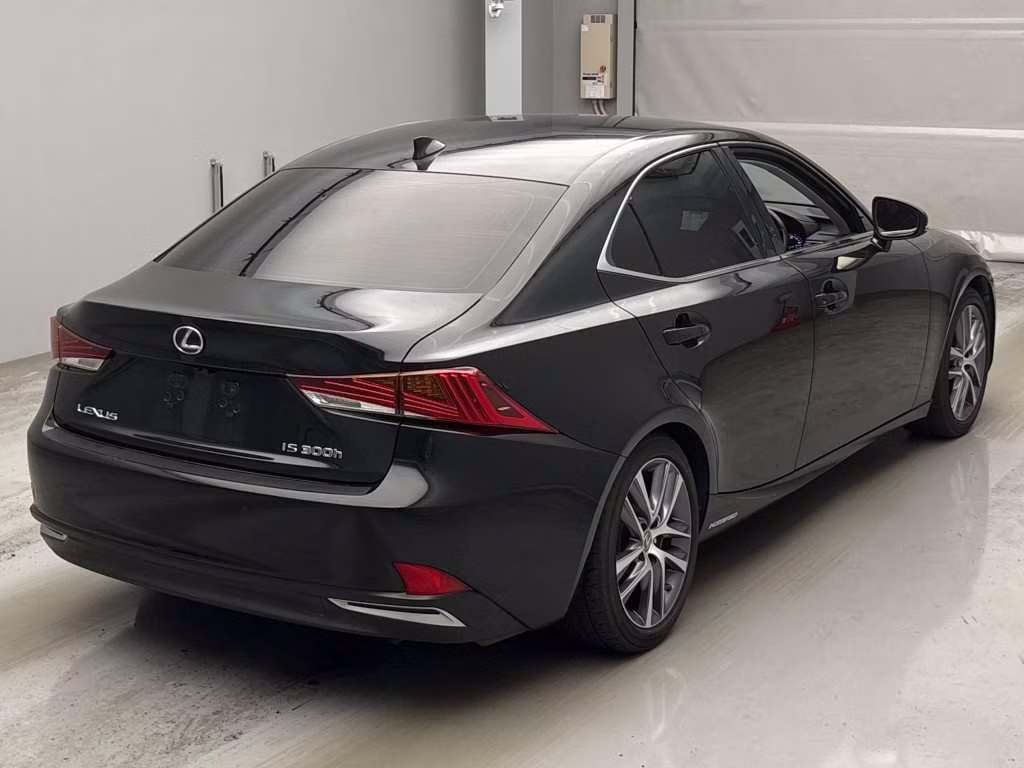 LEXUS IS300H