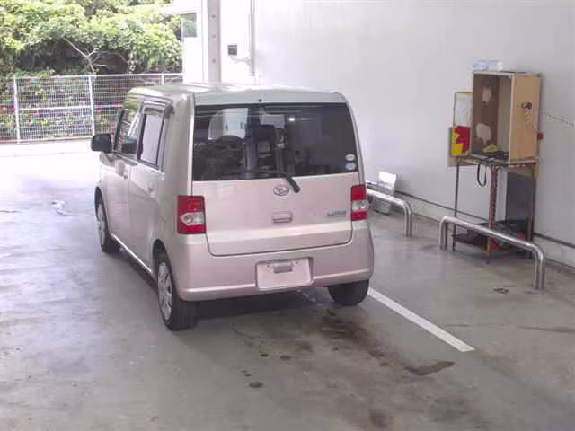 DAIHATSU MOVE CONTE