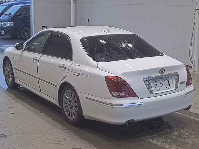 TOYOTA CROWN MAJESTA