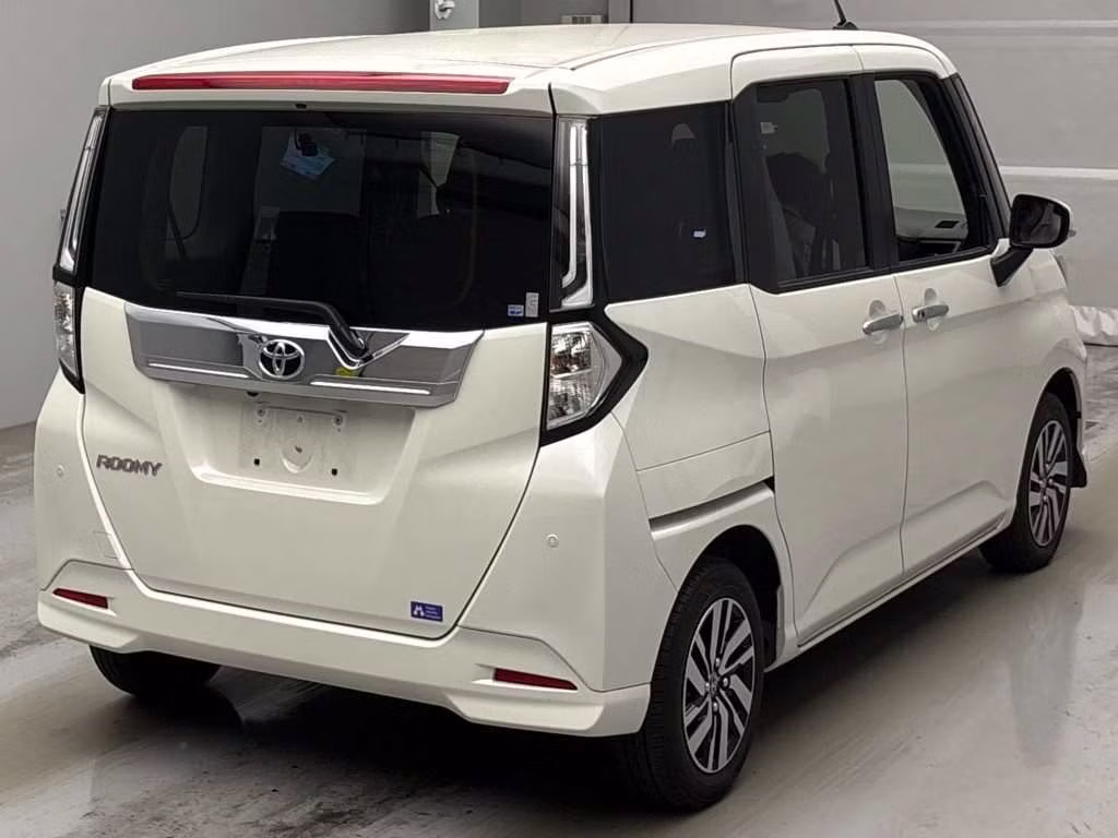 TOYOTA ROOMY
