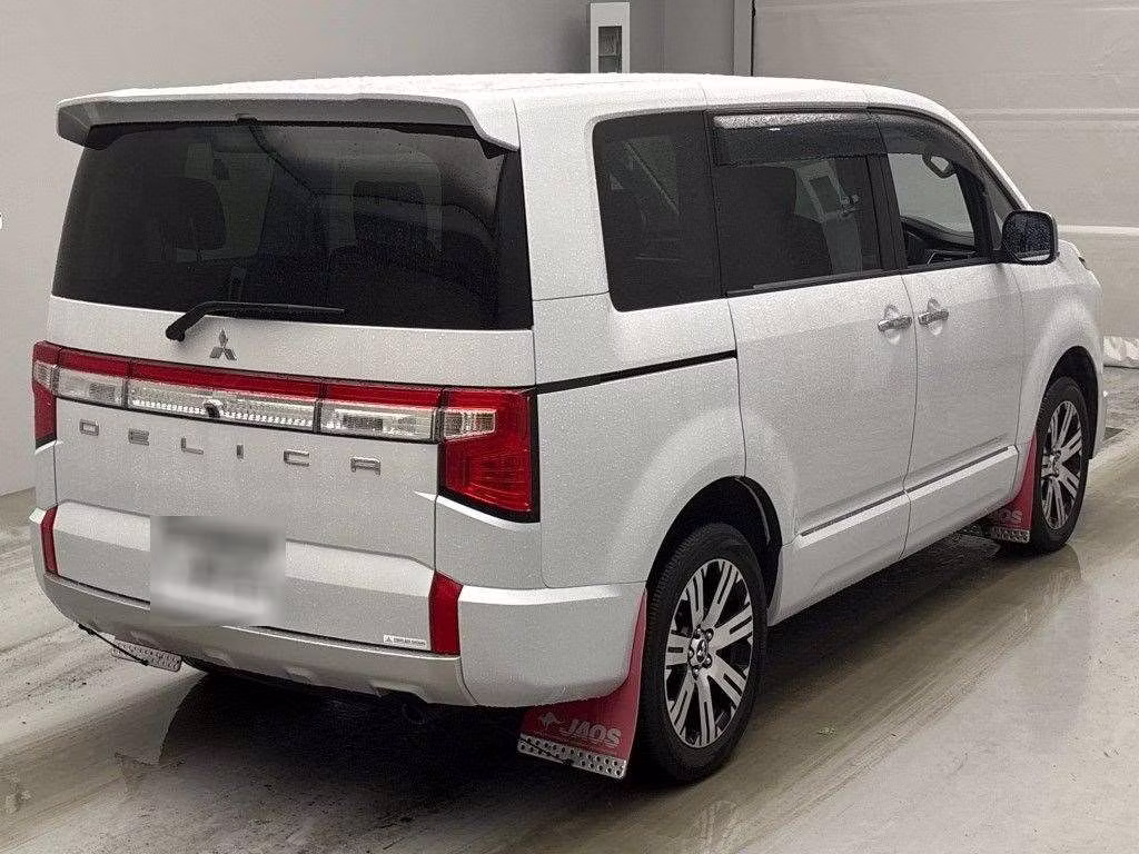 MITSUBISHI DELICA D:5