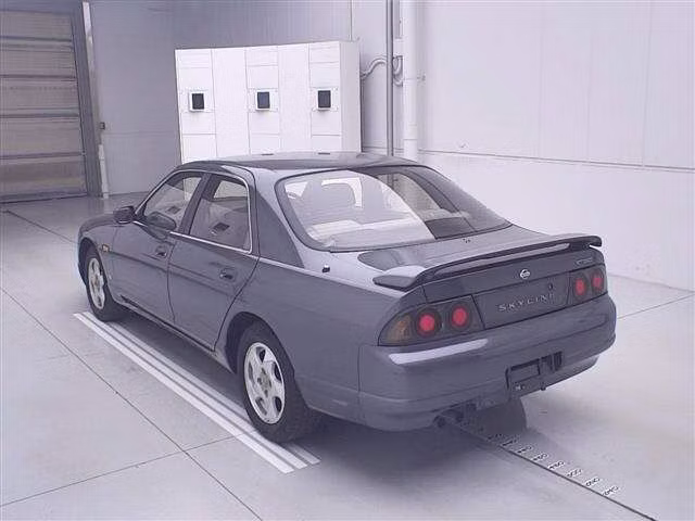 NISSAN SKYLINE