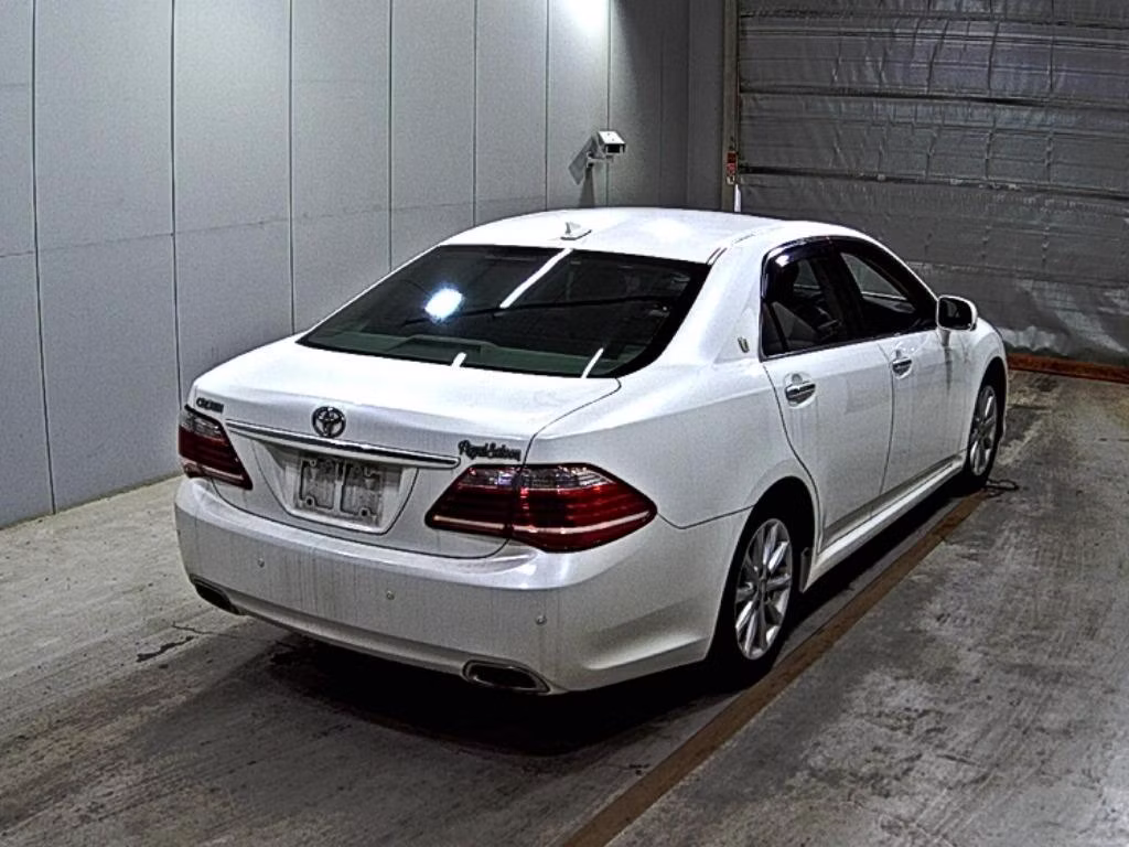 TOYOTA CROWN