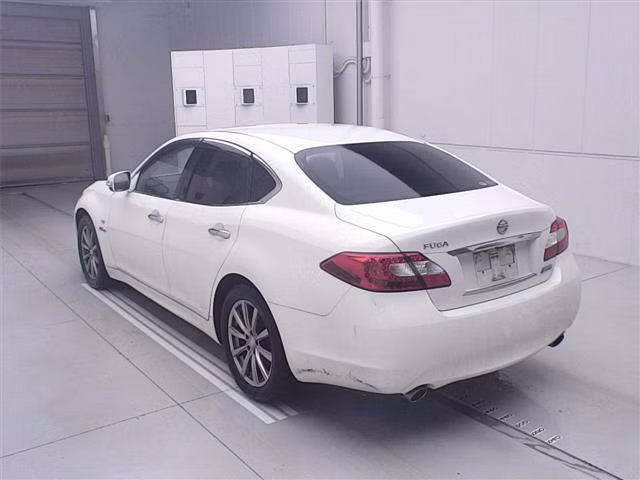 NISSAN FUGA