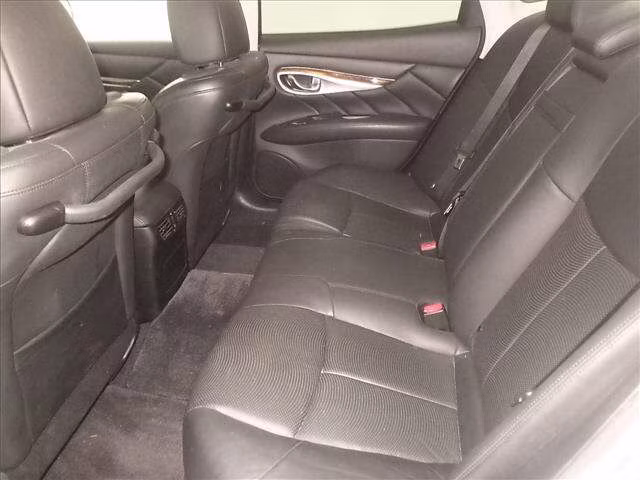 NISSAN FUGA
