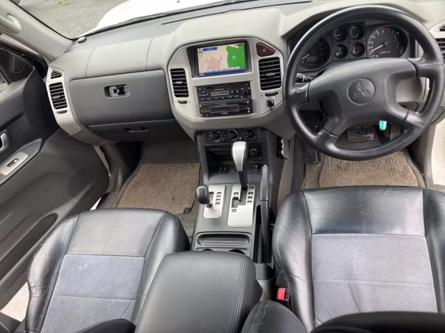 MITSUBISHI PAJERO